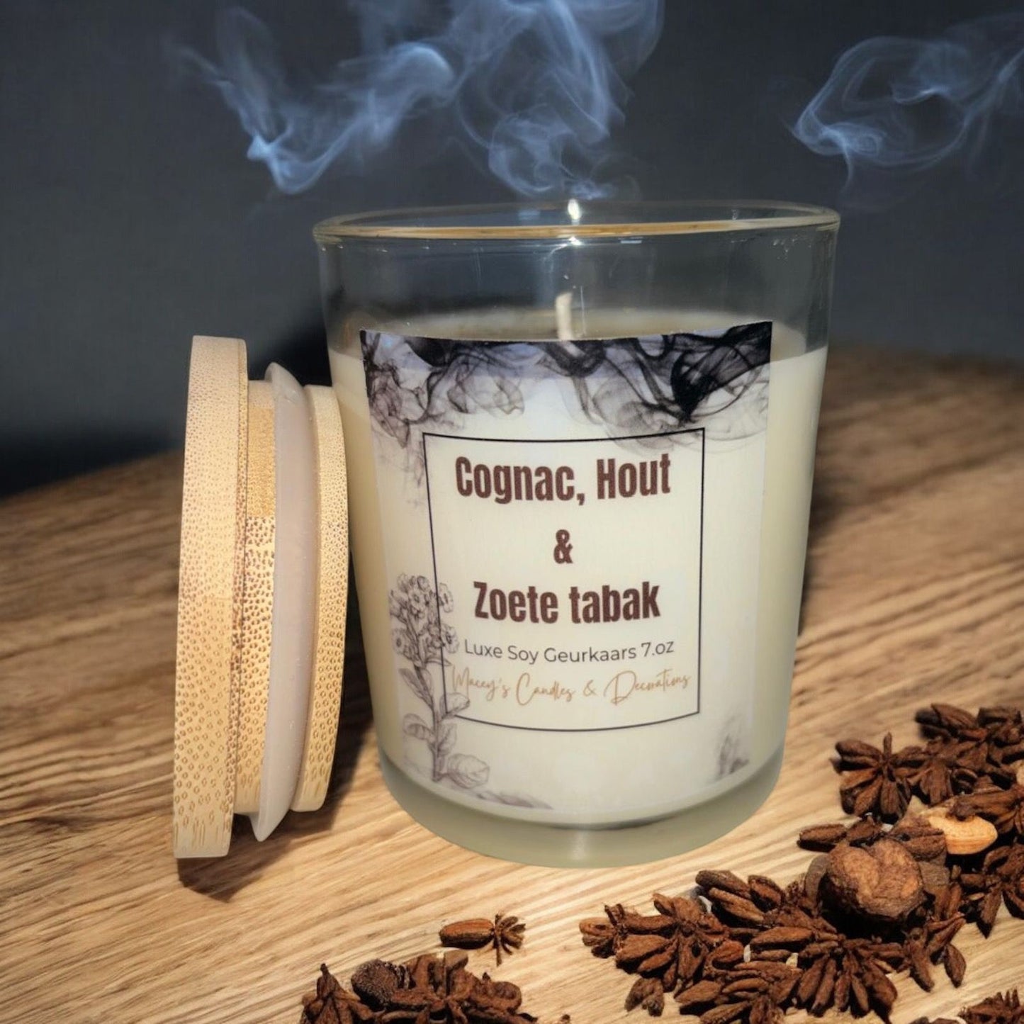 sojawas geurkaars in glas met bamboe deksel cognac, hout en zoete tabak geur