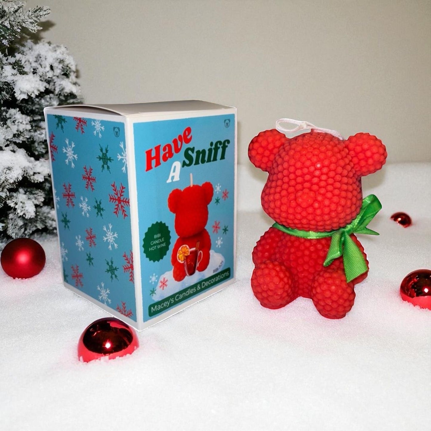 Soja was kerst geurkaars in beertjes vorm, Rood in een mooie verpakking met de geur van hot wine, wintergevoel past bij Bibi collection