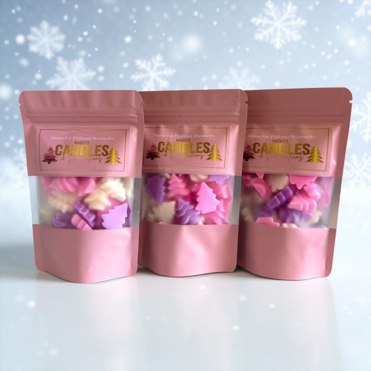 Zakje Home for Pinkmas sojawas waxmelts op een witte ondergrond met winterse sneeuwachtergrond⁠