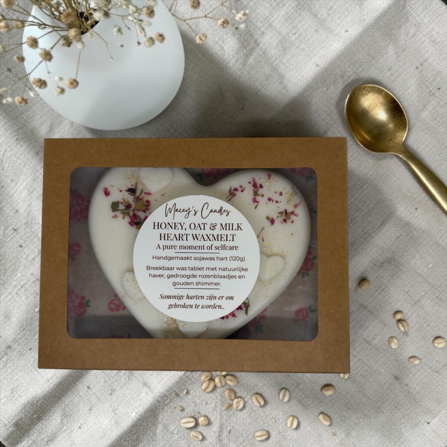 Luxe grote waxmelt met de geur van honey, oat & milk. Breek het hart, handgemaakt met gedroogde rozenblaadjes en gouden glitters 80-100 branduren
