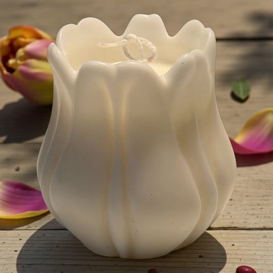 TulpKaars handgemaakt van sojawas 7x7,5 cm, duurzaam en niet giftig kleur crème/wit